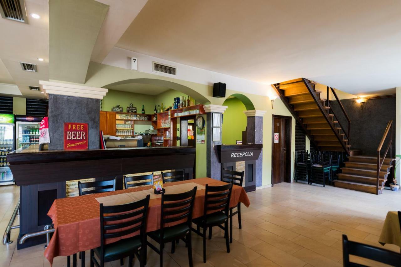 Rooms Gat Subotica Exterior photo